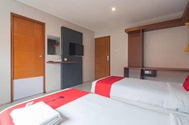 RedDoorz Plus @ Dago Pojok 3