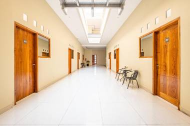 OYO Flagship 1308 Darmo Residence