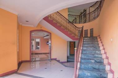 RedDoorz near Setrasari Mall 2