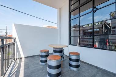 RedDoorz Plus @ Doorman Guest House