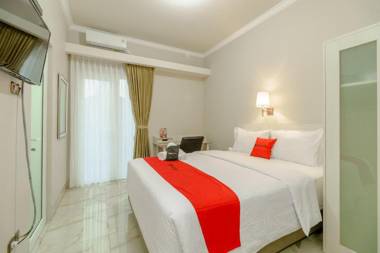 RedDoorz near Taman Makam Pahlawan Cikutra