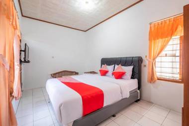 OYO 1541 Puri Cikole Asri