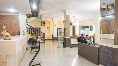 OYO 2085 Chrysanta Hotel