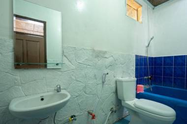 Vaccinated Staff - OYO 2157 Pondok Gembyang Air Panas Alam