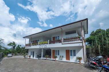 Rossan Villa 4 Hotel near Pasar Lembang RedPartner