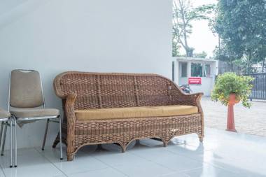 Rossan Villa 4 Hotel near Pasar Lembang RedPartner