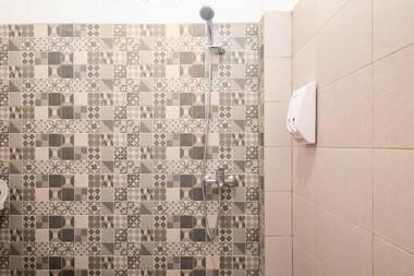 RedDoorz near Exit Toll Moh. Toha