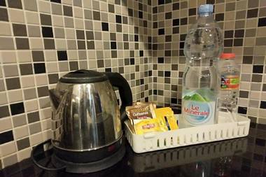 Emerald Tower Apartment By Beecommerce