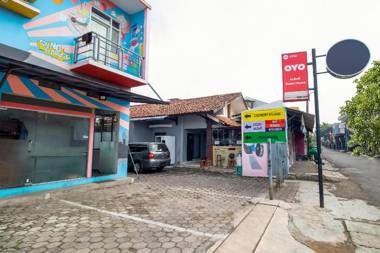 OYO 3750 Elder Guest House