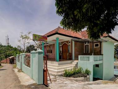 OYO 3879 Villa Sari Intan