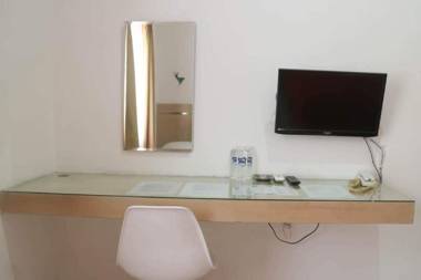 RedDoorz near Alun Alun Bandung 3