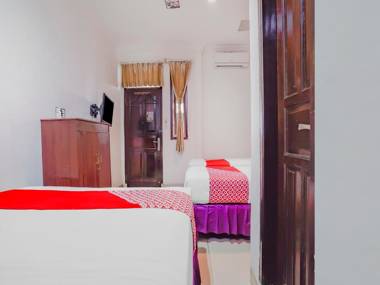 OYO 90064 Hotel Salon Fora & Cafe