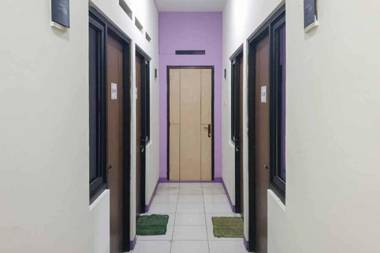 RedDoorz Syariah @ Gatot Subroto Street Bandung 4