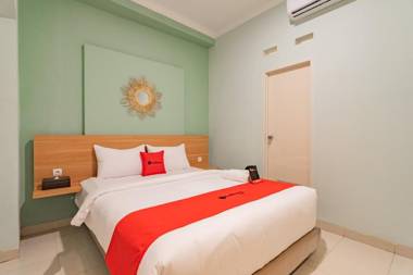 RedDoorz Plus @ Bagusrangin Street