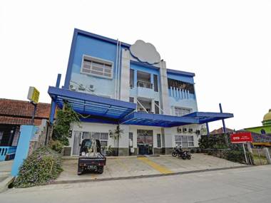 Vaccinated Staff - OYO 90324 Si Jalak Guest House