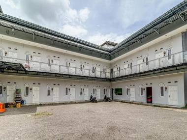 OYO 91023 Salsabilla Guest House Syariah