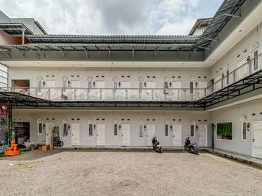 OYO 91023 Salsabilla Guest House Syariah