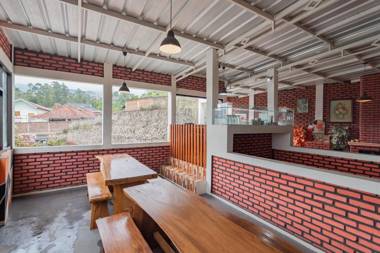 RedDoorz Syariah @ Happy Farm Ciwidey 4