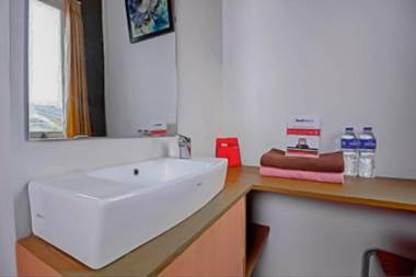 RedDoorz Syariah near DPRD Kabupaten Subang