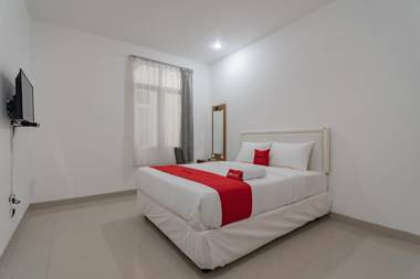 RedDoorz @ Sukahaji Street Bandung