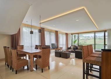 Indah 1 Golf Mountain Villa 4 bedroom private pool