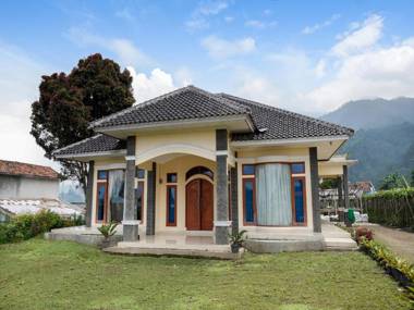 OYO Homes 91156 Eco Tourism Big Farmer Desa Kertawangi Syariah
