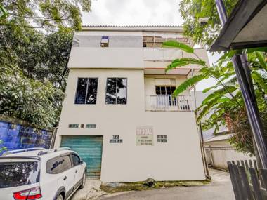 SPOT ON 91186 Losmen Yanti