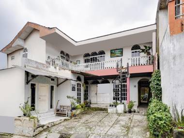 SPOT ON 91393 Budiluhur 10 Homestay Syariah