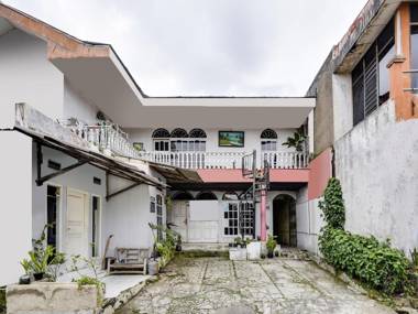 SPOT ON 91393 Budiluhur 10 Homestay Syariah