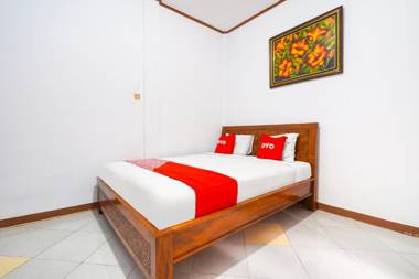 OYO 91561 Gandhi Hotel