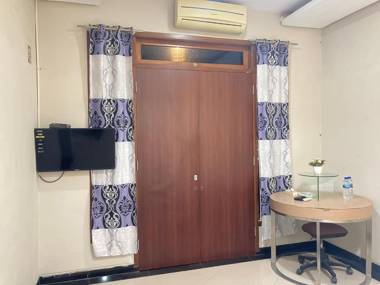 RedDoorz Syariah near Pasar Aceh Shopping Centre