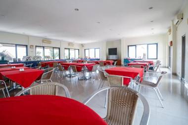 RedDoorz Premium @ Bukit Damai Indah