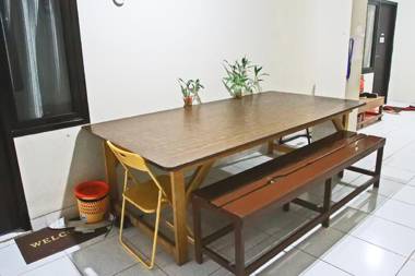 RedDoorz Plus At Pelita Guest House