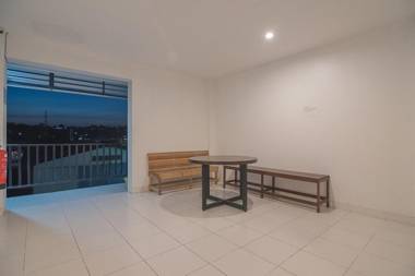 RedDoorz near Living Plaza Balikpapan