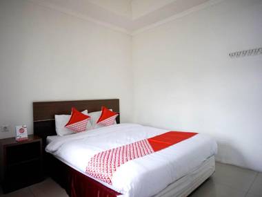 OYO 2886 Her Mandiri Guest House