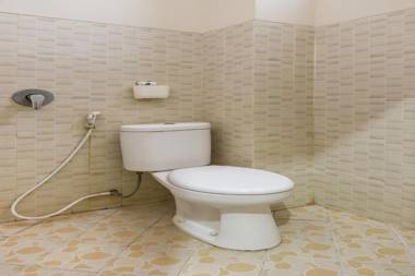 Vaccinated Staff - OYO 3802 Wisma Cahaya Abadi