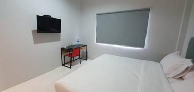 RedDoorz Plus near Siloam Hospital Balikpapan