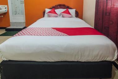 Vaccinated Staff - OYO 2010 Satria Guest House