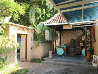 Louto Dmell Guesthouse