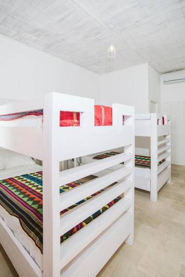 The Room Padang-padang