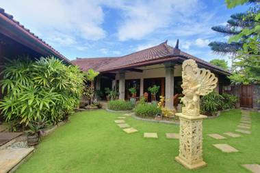 Senyum Villa