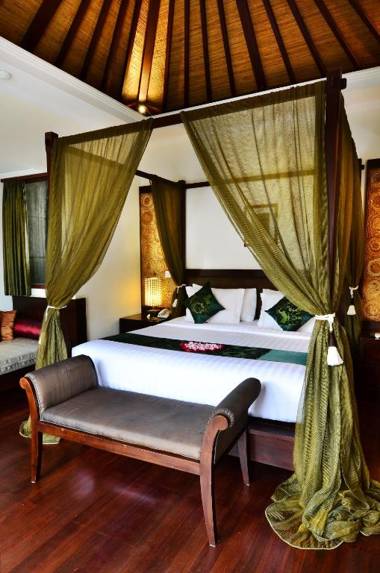 The Khayangan Dreams Villa Seminyak