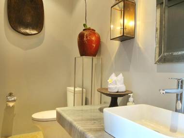 Room & Vespa Suite 1