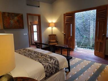 Room & Vespa Suite 3