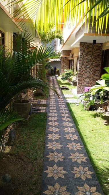 d'Lumbung Suites and Residence