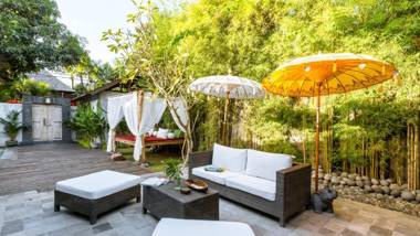 Luxury Villa Kudeta 300m BEACH and heart of Seminyak