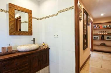 4BR Villa Selasa - Minggu Villas Seminyak