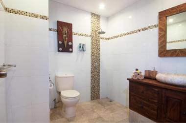 4BR Villa Selasa - Minggu Villas Seminyak