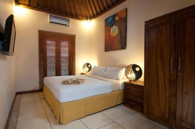 4BR Villa Selasa - Minggu Villas Seminyak