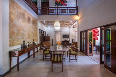 Villa Este 4 BR 15 minutes walk to beach